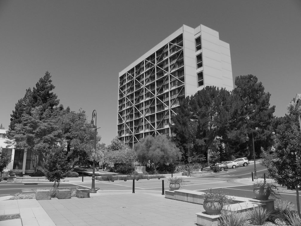 The intersection of Virginia and Sacramento Streets, or the vicinity identified in Pearson’s account of the shooting of black sailors—an anonymous and unrecognized “anti-memorial” to the 1942 uprising. The city of Vallejo truncated Virginia as part of 1960s urban redevelopment, creating this “paseo,” or pedestrian plaza. The Marina Tower looms large over the site (Photo by author, 2015).